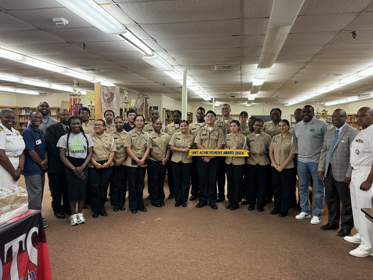 Mar-c Holland tweet media