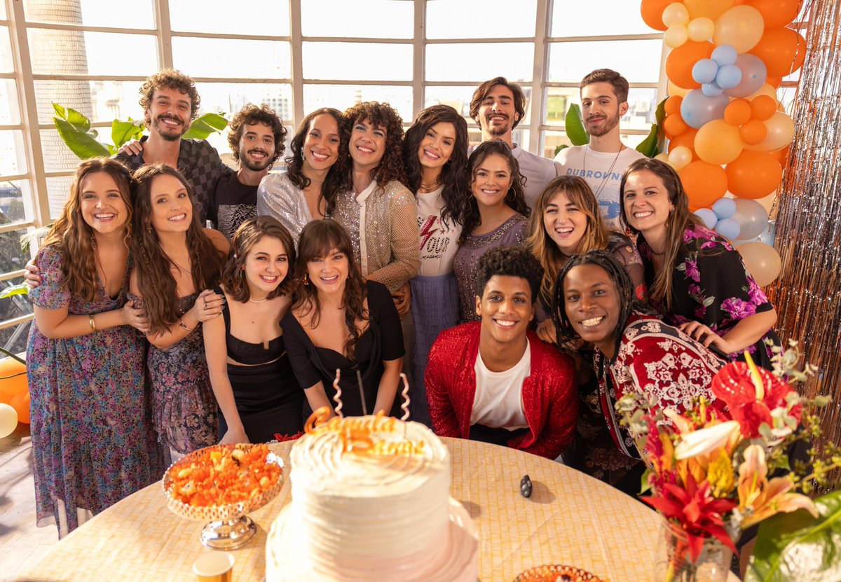 aivalfg's tweet photo. De volta aos 15 (temporada final) https://t.co/CLi4itZsqs