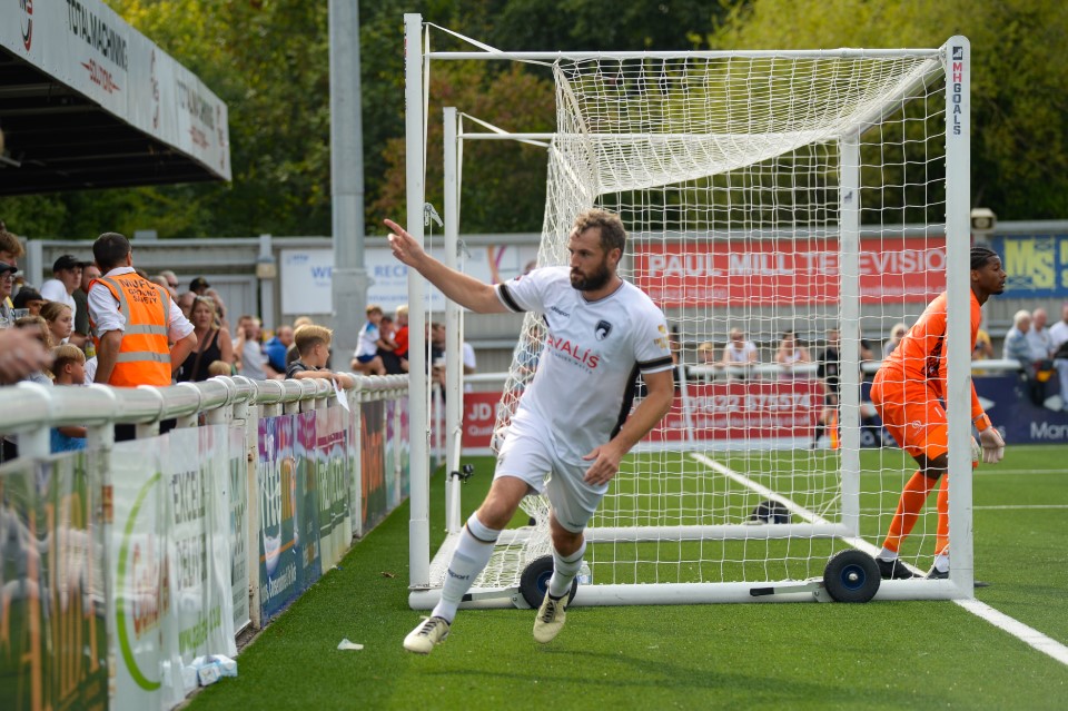 Weston-super-Mare AFC tweet media