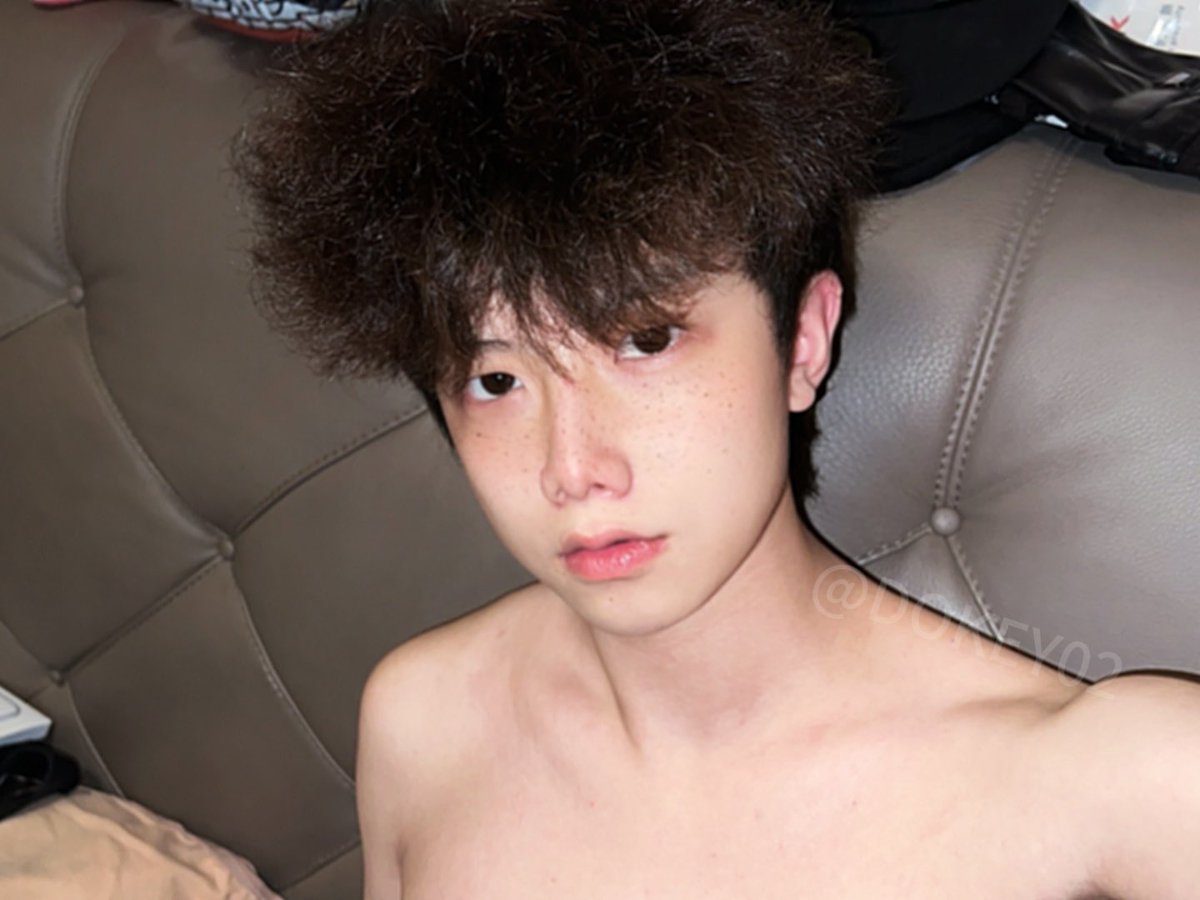 谢谢你小手机 除了你都没人跟我玩🥹