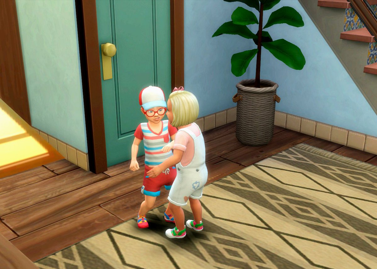 chaoticsimmer's tweet image. If two fussy toddlers are going to play together they need to be supervised at all times 😅