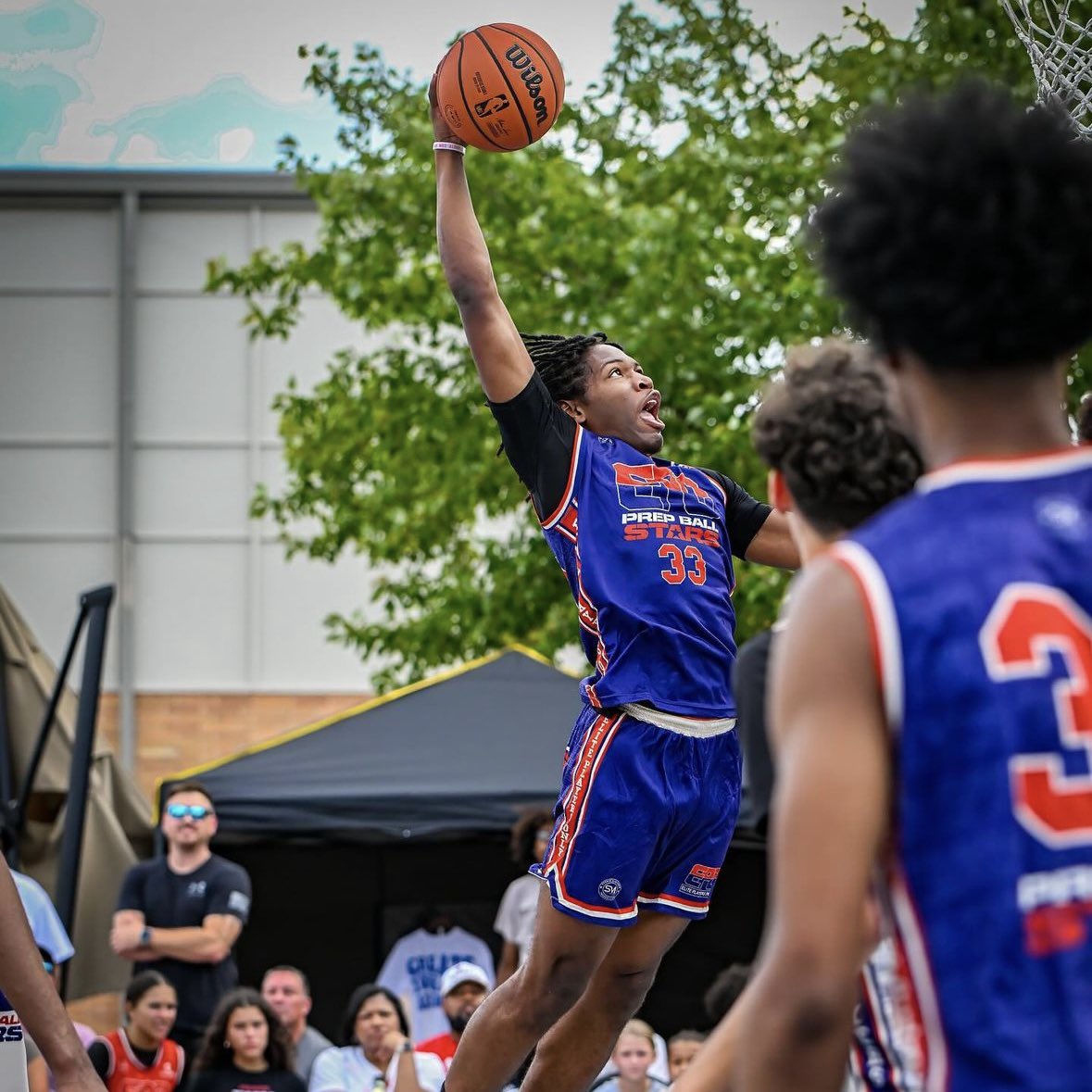 ButlerGuru's tweet photo. That’s my future PG right there!

More pics of 2025 Butler Bulldog 4⭐️ commit, Azavier Robinson (@Azavierthegoat), at the @prepballstars EPO event during the Indy State Fair 🔥

📸: @photography1973 (_darnell.scott on IG)

#DawgsOnly https://t.co/vrS6TLp6ip