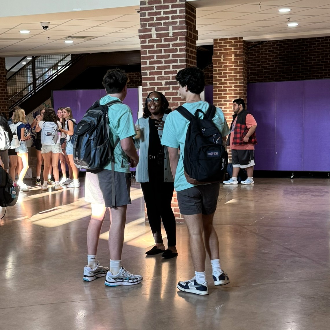 chccs's tweet photo. 🥳 Happy First Day of School!

Check out these scenes from Carrboro High School and Culbreth Middle School. And stay tuned as we bring you snapshots from more CHCCS schools! https://t.co/v8i9UTIH4x