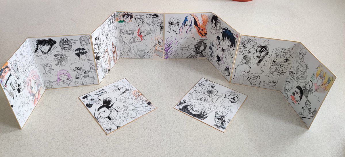__RyanRyan__'s tweet photo. 🍥 SHIKISHI NO JUTSU 🦊
1 an après le tribute offert à Isayama, on a remis le couvert pour deux auteurs d'exception : Masashi Kishimoto et Mikio Ikemoto.
+ d'artistes, moins de temps pour réaliser une fresque qui puisse faire honneur à des légendes qui ont bercé notre enfance ❤ https://t.co/MR1YXnZgsY