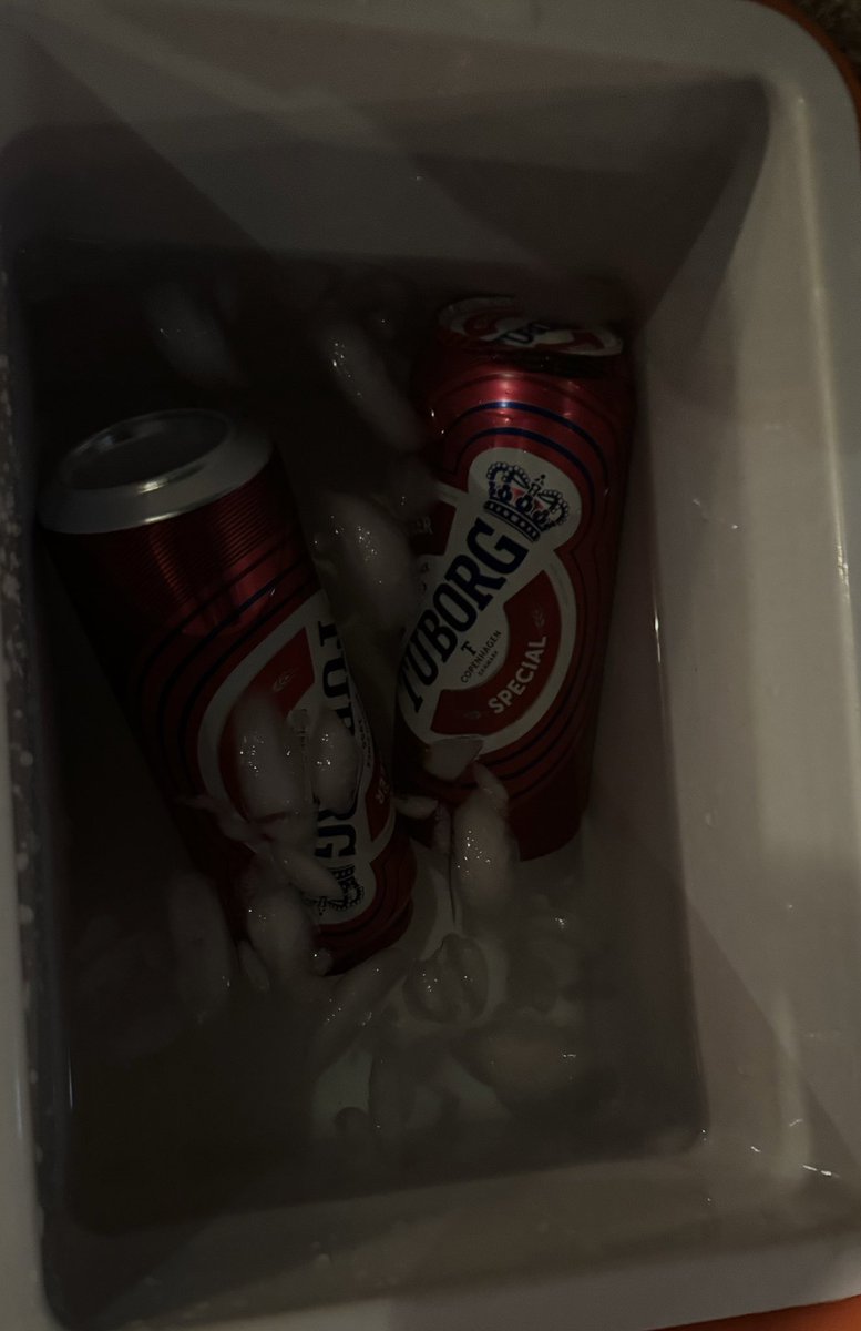 FarhadiHadi's tweet image. چون هیچ‌کدوم‌مون تو بستر مرگ نمی‌گیم کاشکی بیشتر کار کرده بودم. 
#drinktime 
#to_my_unresolved_grief