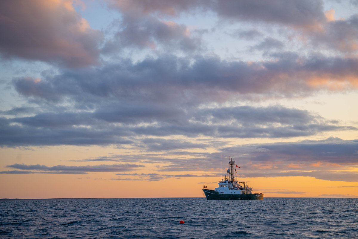 🌊🔎 Exciting times ahead as Parks Canada's Underwater Archaeology Team kicks off the research field season at the historic wrecks of HMS Erebus and HMS Terror!