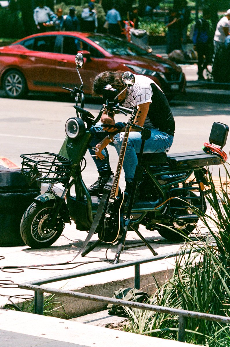Passing time before the next gig | CDMX  

Nikon F6 + Kodak Portra 400.  

#visibleinlight #analogphotography #filmphotography #believeinfilm #Mexico #CDMX