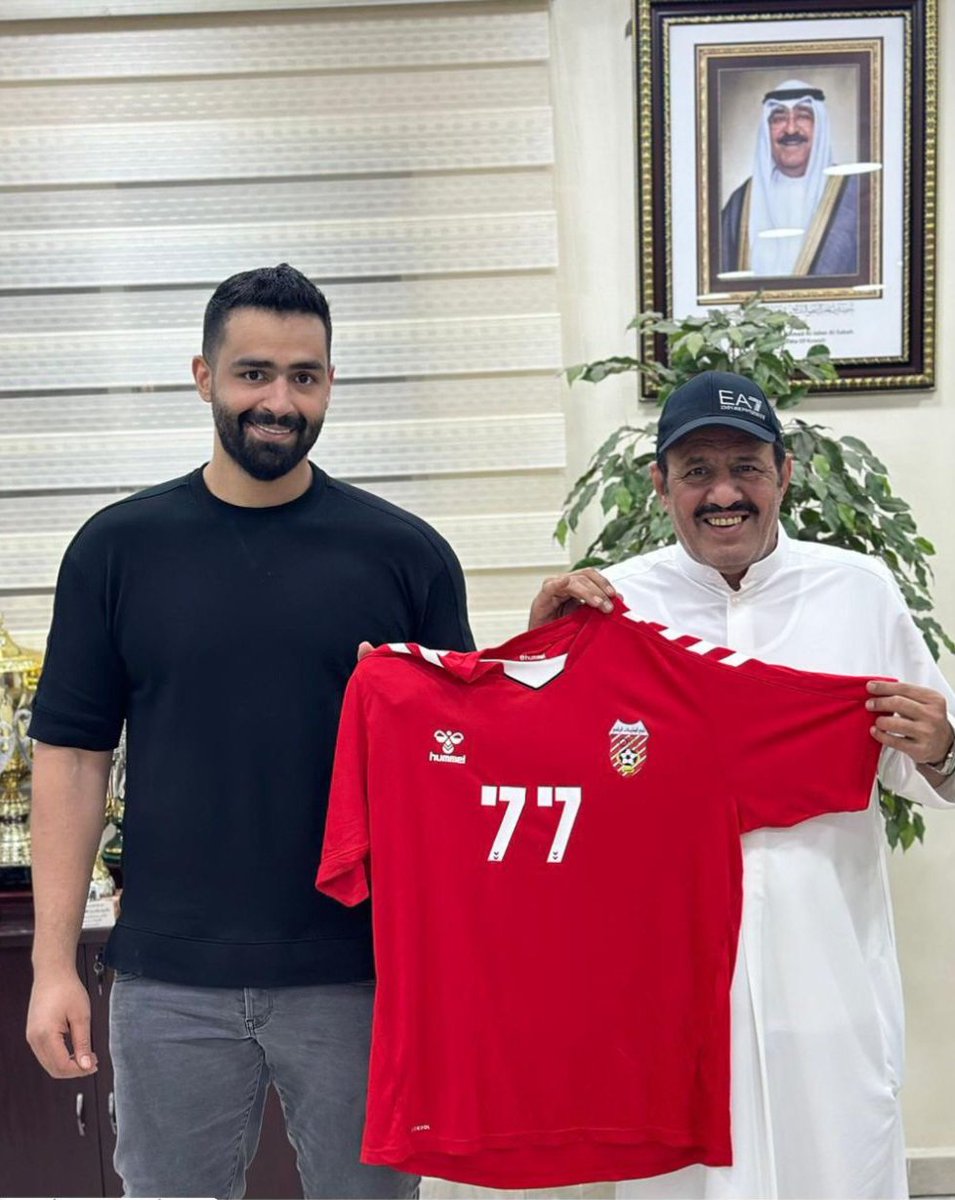 تم التعاقد مع لاعبين لتدعيم صفوف فريق كرة اليد استعدادا للمشاركة في بطولات ومسابقات الموسم الرياضي 2024-2025 
بحضور رئيس مجلس الإدارة
 السيد / سعد عناد العنزي 

🔸️حسن بو عباس 
🔸️فواز الملا