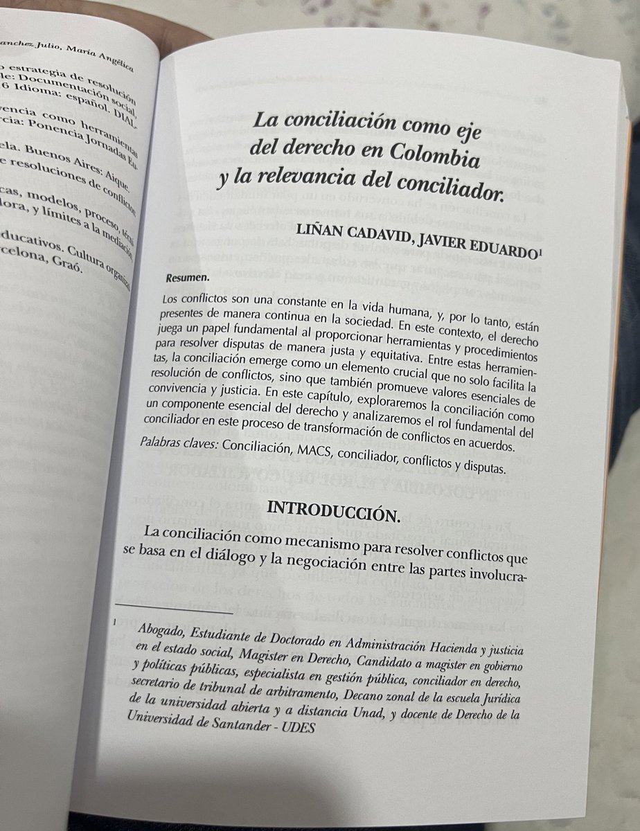 Javier_Linan's tweet photo. Comparto publicación de libro en colaboración entre Méx y Col con editorial @Tirantmexico El libro,titulado “Buenas Prácticas Internacionales en Torno a los Métodos Alternos”, incluye mi capítulo: “La conciliación como eje del derecho en Colombia y la relevancia del conciliador.” https://t.co/tAPystIK4X