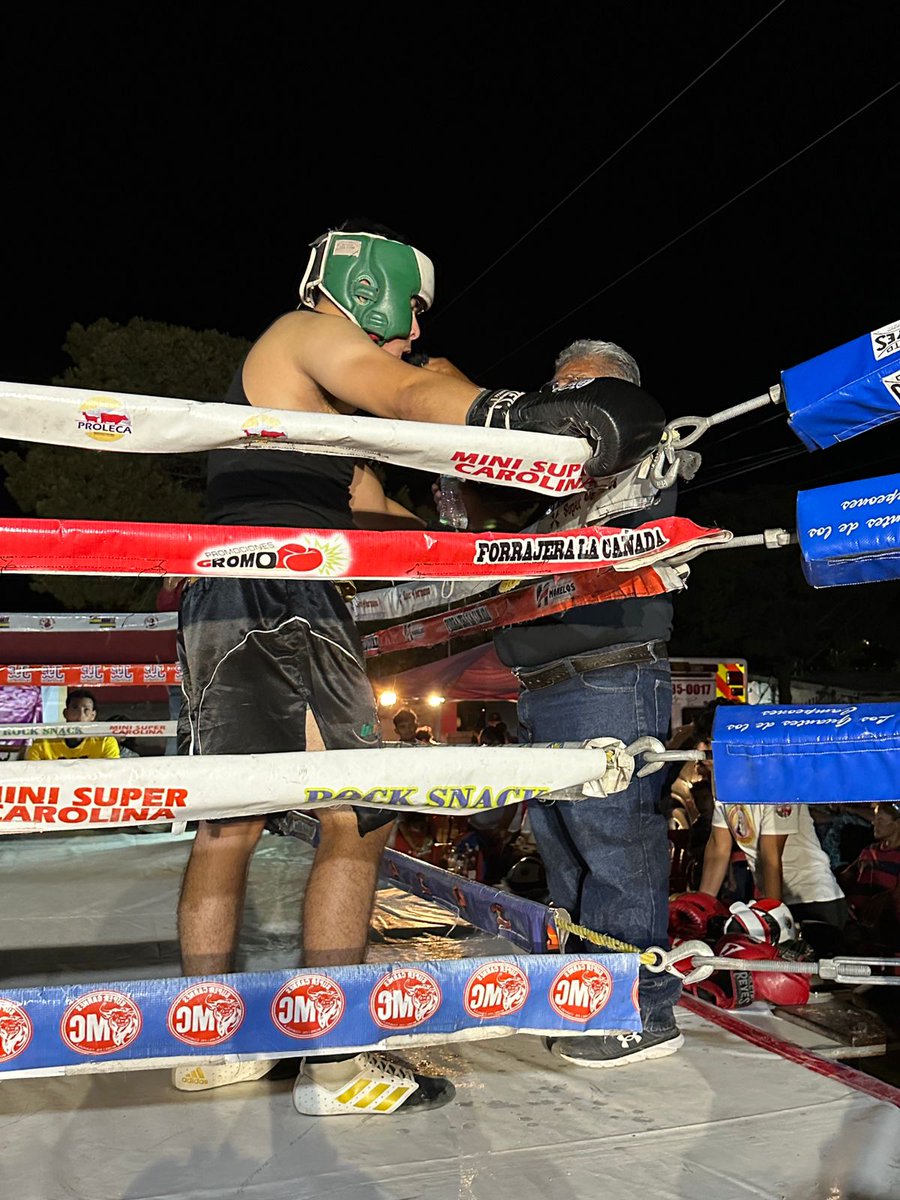 UTnortecoahuila's tweet photo. Felicitamos a nuestro alumno Esteban Gerardo Pérez García quien se coronó Campeón del 2do. Torneo Regional de Box “Gloria Shibuyita Díaz”, tras dedicar largas horas de trabajo en una ardua preparación física y mental junto a su mentor Juan Javier “Shibuya” Tavarez Díaz. 🥊🥊 🥇 https://t.co/fBRZQ0u4tR