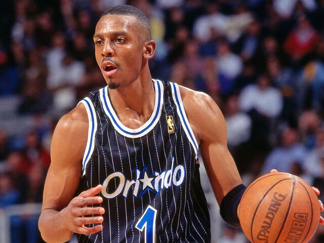 TheGOATSofball's tweet image. The guy on the left does not have Kobe in his all-time starting 5. The guy on the right does. Choose who you listen to wisely...