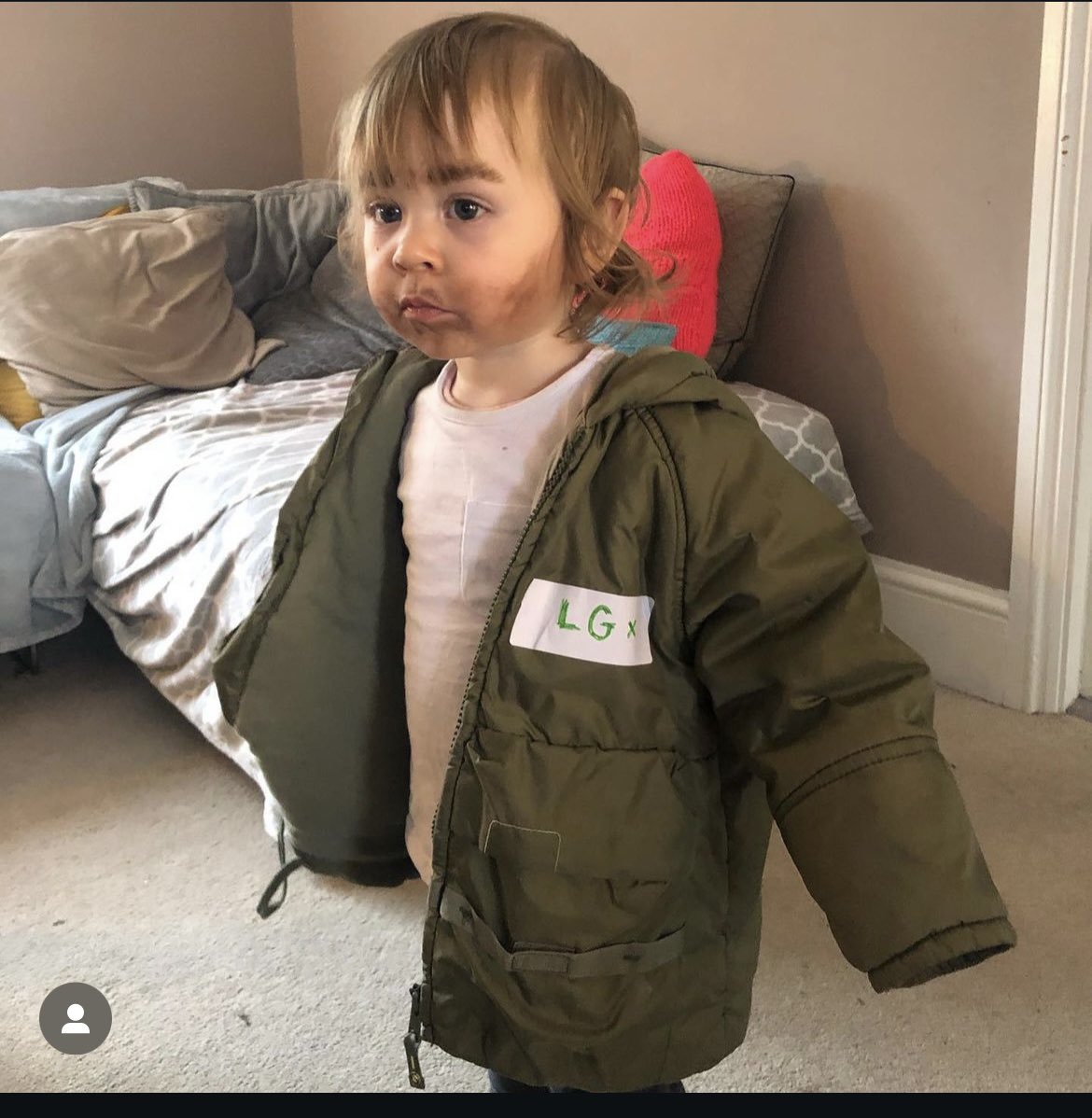 claremahon2's tweet photo. @liamgallagher @liamgallagher r kid wants front row tickets 😂 https://t.co/fOSZrzhicw