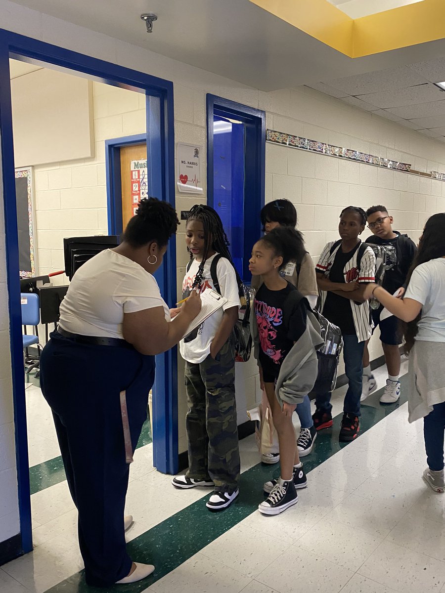 NNPSArts's tweet image. Welcome to class! 
#NNPSArts 
#NNPSfirstday24