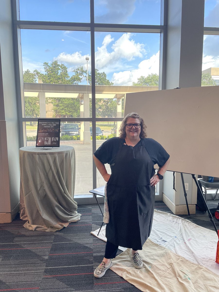 KatharineLigon's tweet image. I painted live at the University of Houston LGBTQ Alumni Network, Red Dinner , I started with a blank canvas. I painted for about 2.5 hours. This painting sold in the live auction to raise scholarship funds. #lezbehonest #whateveritistellyourstory #reddinner #uhcougars #txlege