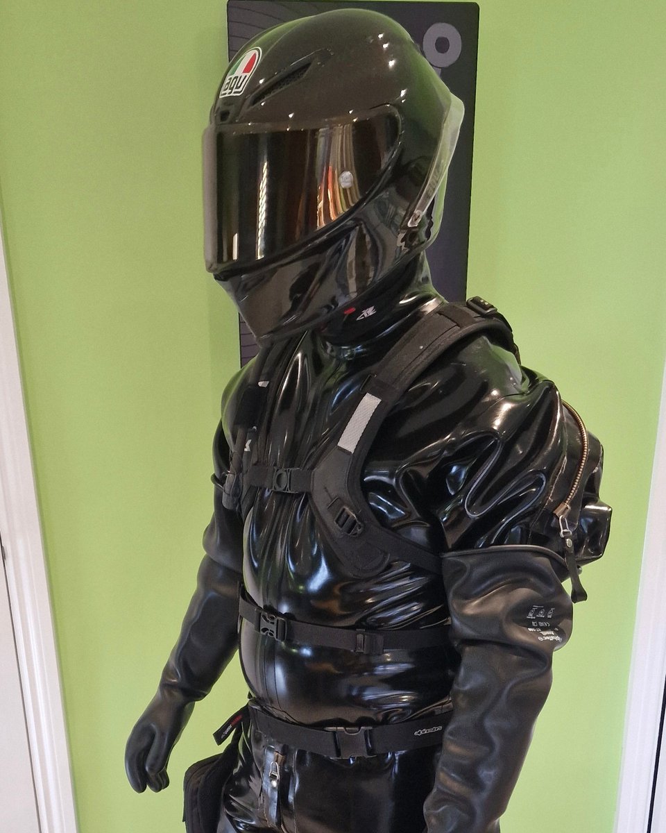 KTM_RiderUK's tweet photo. In heavy rubber heaven https://t.co/1QDxNOBQ7r