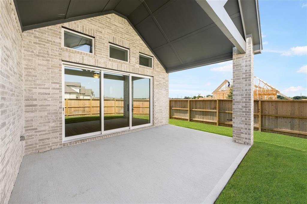 Make your dreams a reality with this single-story Lavaca Modern plan by Toll Brothers. Enjoy your morning coffee on the covered patio while watching the sun rise from this eastern-facing home that is situated on a corner home site.
Learn more: bit.ly/twitter-meri