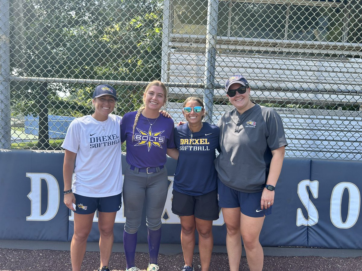 Had the best time today seeing Coach Carly and meeting the rest of the Drexel coaches! Great to see you again sis and thanks for the fun camp and scrimmages! See you guys again soon! <a href="/DrexelSoftball/">Drexel Softball</a> @VA_Bolts2026