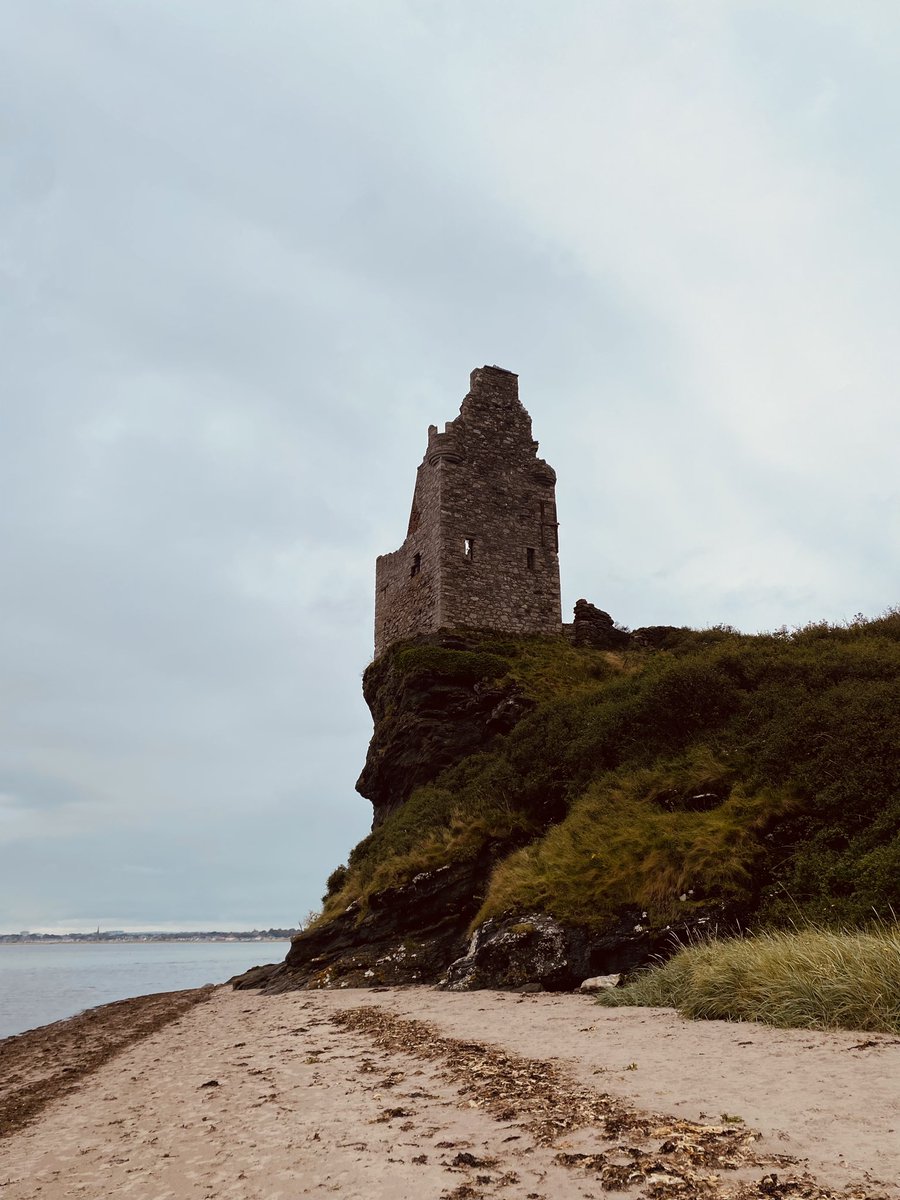 Rockpoolschool1's tweet photo. First night on our holibobs was all about castles and shells 🏰 🐚
#roadtrip #timeforabreak #bonniescotland #holibobs #ayrshire #castlesofscotland #shells https://t.co/jxykkvxe6j