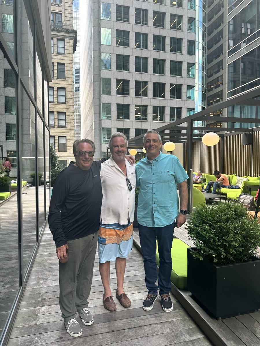 NetCarrier tweet media