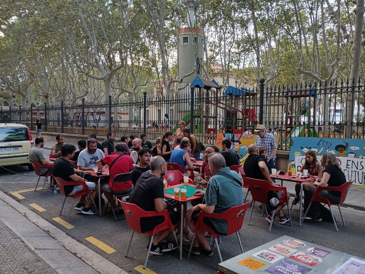 La Festa Major Alternativa de Sants <a href="/FmaSants/">FMASants</a> celebra 30 anys de “Festa, Lluita i Barri” al parc de l’Espanya Industrial i quatre espais més.

🆕Notícia i fotos📷👉el3.cat/noticia/97276/…

🎧Entrevista👉open.spotify.com/episode/4f9lnJ…