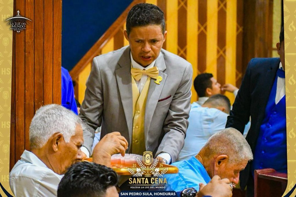 HolySupperTLOTW's tweet photo. During the worship service, the immense love of Jesus Christ, His life, and His sacrifice were honored through diverse expressions from the participants. The hymns of the choirs and the congregation's words of gratitude praised the Lord’s love for humanity. https://t.co/hD1av6YG6z