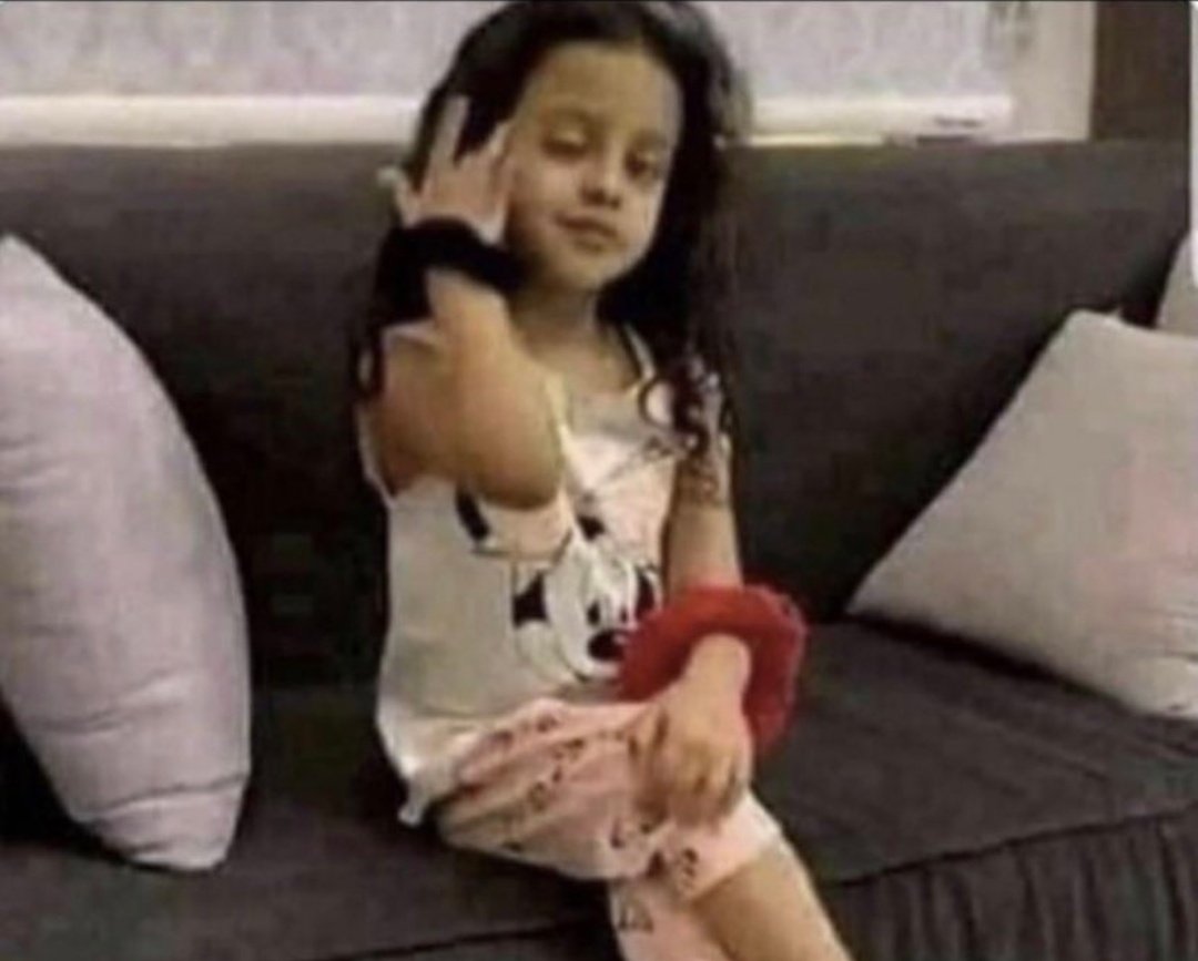 تخيلوا جتني وحده وقالت سلام

قلت هلا ؟ قالت بكره حفلة عيد ميلادي

        وما عندنا گيگه

       عادي نأخذگ ؟؟؟
   تخيلوا گانوا بياكلوني !.
  بصراحة خفت وانحشت صدقتوني صح والا احذفكم واحد تلو الاخر 🤭🤐😋🤣