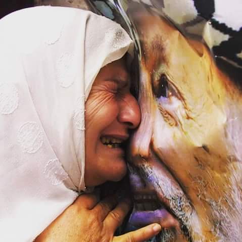 HazemAltatar's tweet photo. كم مره علينا ان نموت ليولد الحلم مكتملاااااا
# https://t.co/H9ij2pNg80