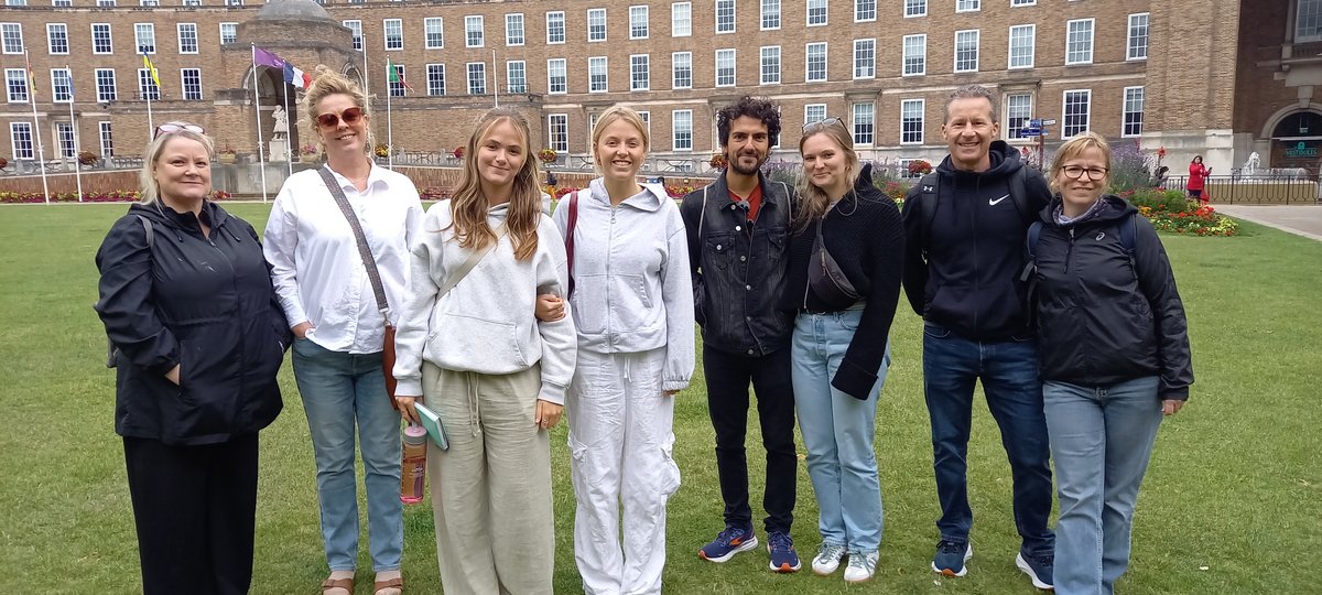 RobCollinGuide's tweet image. A lovely group from Bristol, Oxford, Cardiff and Brighton on #BristolSlaveTradewalk on Sunday 25 August. A lot to guide on this difficult part of Bristol, Bath and British history and Colston&apos;s divisive legacy, and the relevance of this history to us now.  @BBGuides