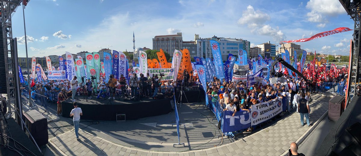 turkiskonf's tweet image. “ZORDAYIZ GEÇİNEMİYORUZ” MİTİNGİ TEKİRDAĞ, ÇERKEZKÖY’DE GERÇEKLEŞTİRİLDİ

TÜRK-İŞ Başkanlar Kurulunun 06 Ağustos 2024 tarihinde aldığı kararlar doğrultusunda “Zordayız Geçinemiyoruz” diyerek başlattığı eylem süreci, gerçekleştirilen TÜRK-İŞ İl Temsilcileri ve Şube Başkanları…