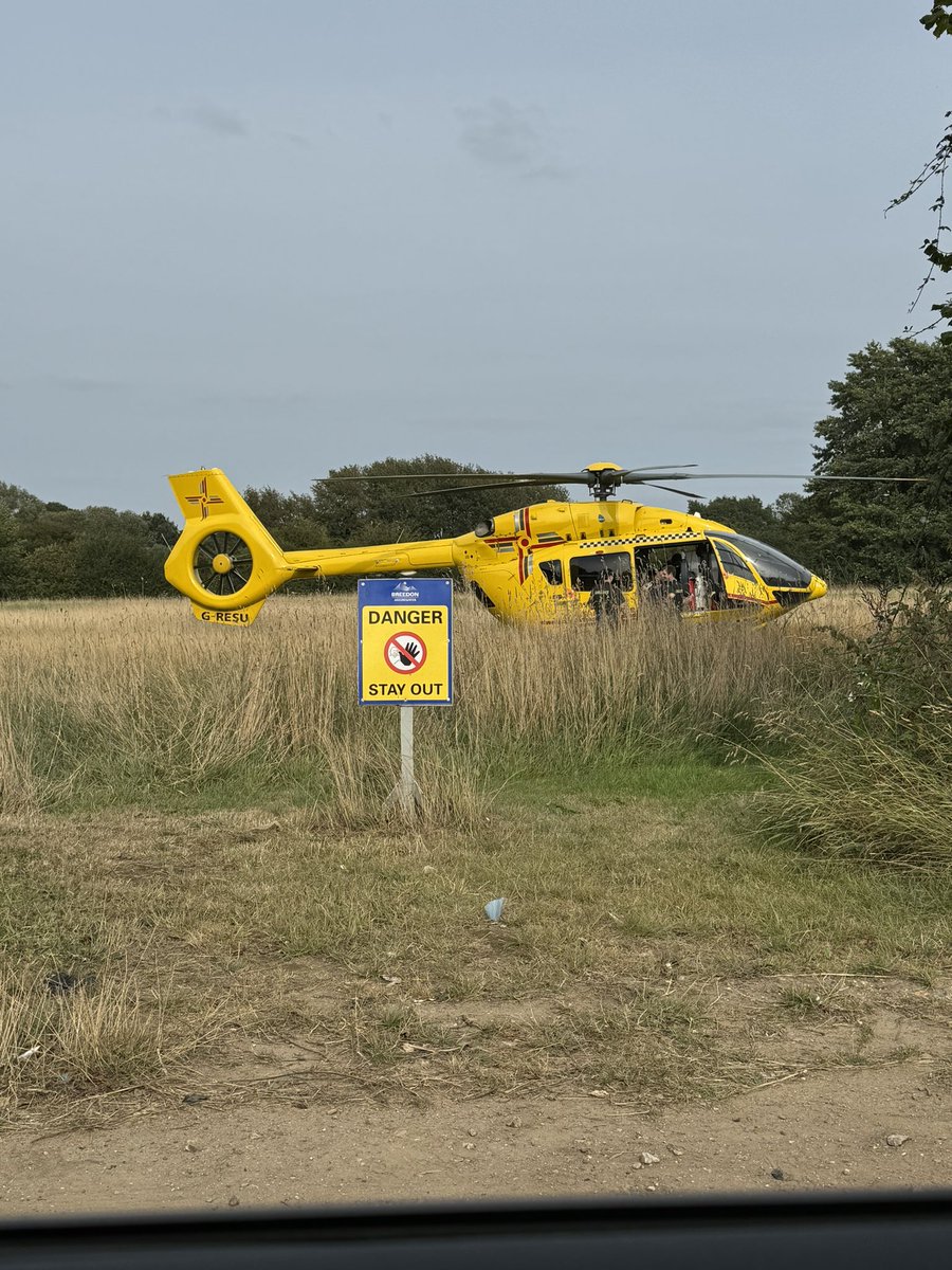 MaisonUtting's tweet photo. @EastAngliAirAmb  don’t think the pilots read the sign very well😝😝😂😂 Thanks for your assistance today 💛🚁 https://t.co/oF0fQFusFW