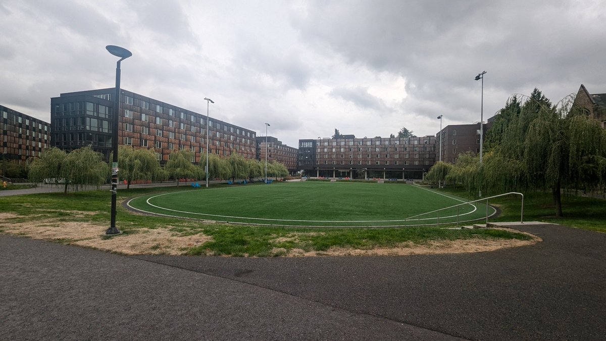 ericjgoldberg's tweet photo. Back on the University of Washington campus with the brightest minds in banking. #thepcbs #pcbsing https://t.co/vqy8Ead9RG
