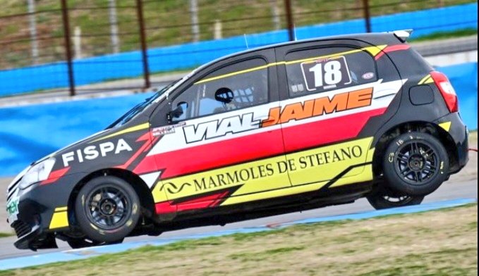 DesdeBoxesRadio's tweet photo. #TurismoPista El quilmeño @fedehermidaa36 en el Top-Five del @AutodromoRos. 

Clasificación: P4 
Serie: P4 
Final: P4 

@TurismoPista/#Clase3/#Etios https://t.co/9uUD0iXhtC