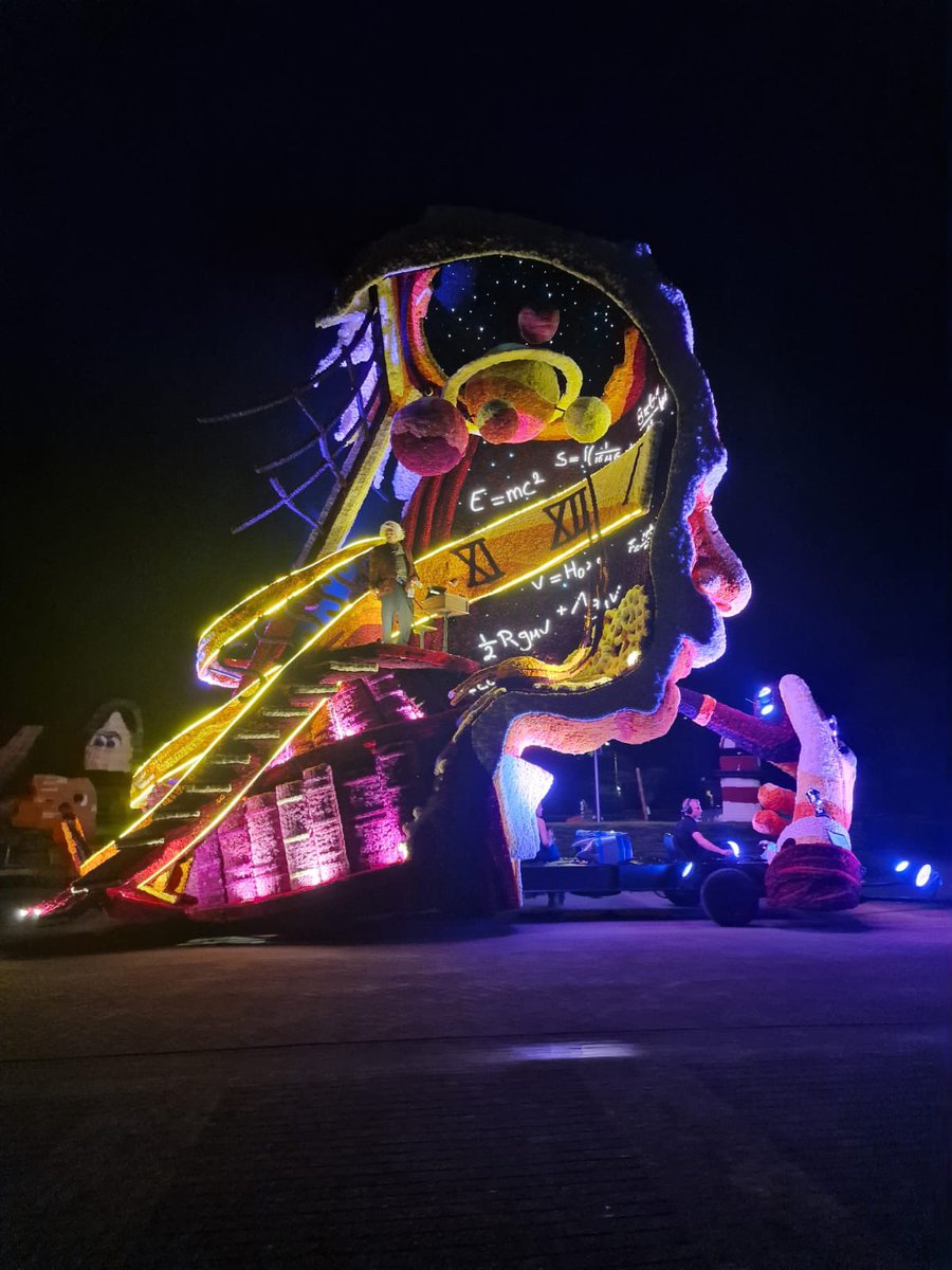 ptrholster's tweet image. Was me het  weekendje wel 🫣 
Trots op ons hele cluppie! 
‘In mijn bovenkamer’  won de ereprijs! 

‘om eerste te worden moeten de andere tien niet winnen’ aldus Albert Einstein