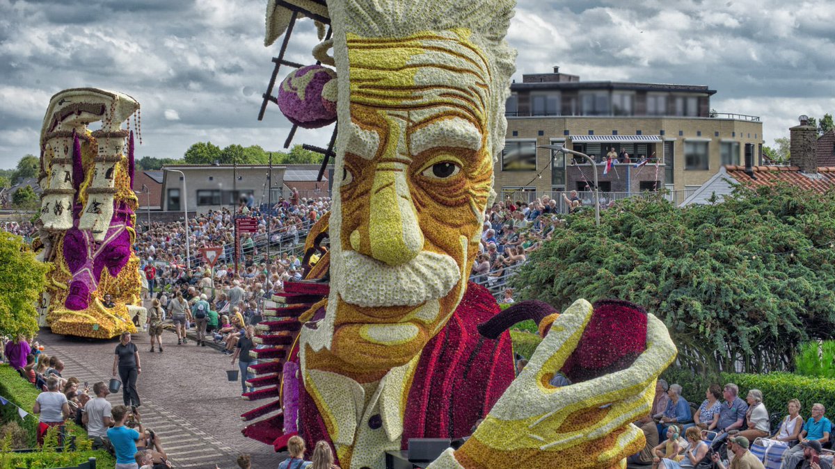 ptrholster's tweet image. Was me het  weekendje wel 🫣 
Trots op ons hele cluppie! 
‘In mijn bovenkamer’  won de ereprijs! 

‘om eerste te worden moeten de andere tien niet winnen’ aldus Albert Einstein