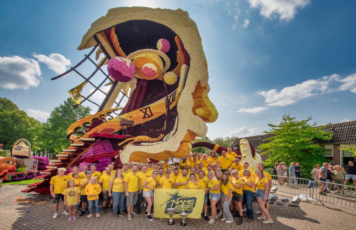 ptrholster's tweet image. Was me het  weekendje wel 🫣 
Trots op ons hele cluppie! 
‘In mijn bovenkamer’  won de ereprijs! 

‘om eerste te worden moeten de andere tien niet winnen’ aldus Albert Einstein