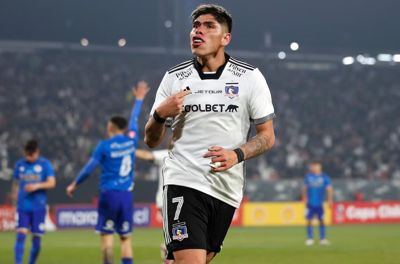 Carlos Palacios sigue en Colo Colo tras oferta fallida de Boca.