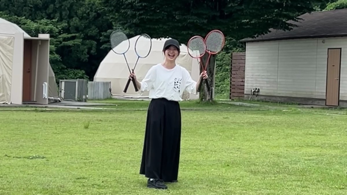 Hawklaver's tweet photo. 最高メンバーと1泊2日の夏の思い出＆マル秘トーク！ #武藤十夢 #佐々木優佳里 #岩立沙穂 #中西智代梨 https://t.co/82zqx0inQ5 via @YouTube

ミーアキャット、バドミントンのラケットでダブルピース、裸エプロン https://t.co/Kh0WUbn9vI