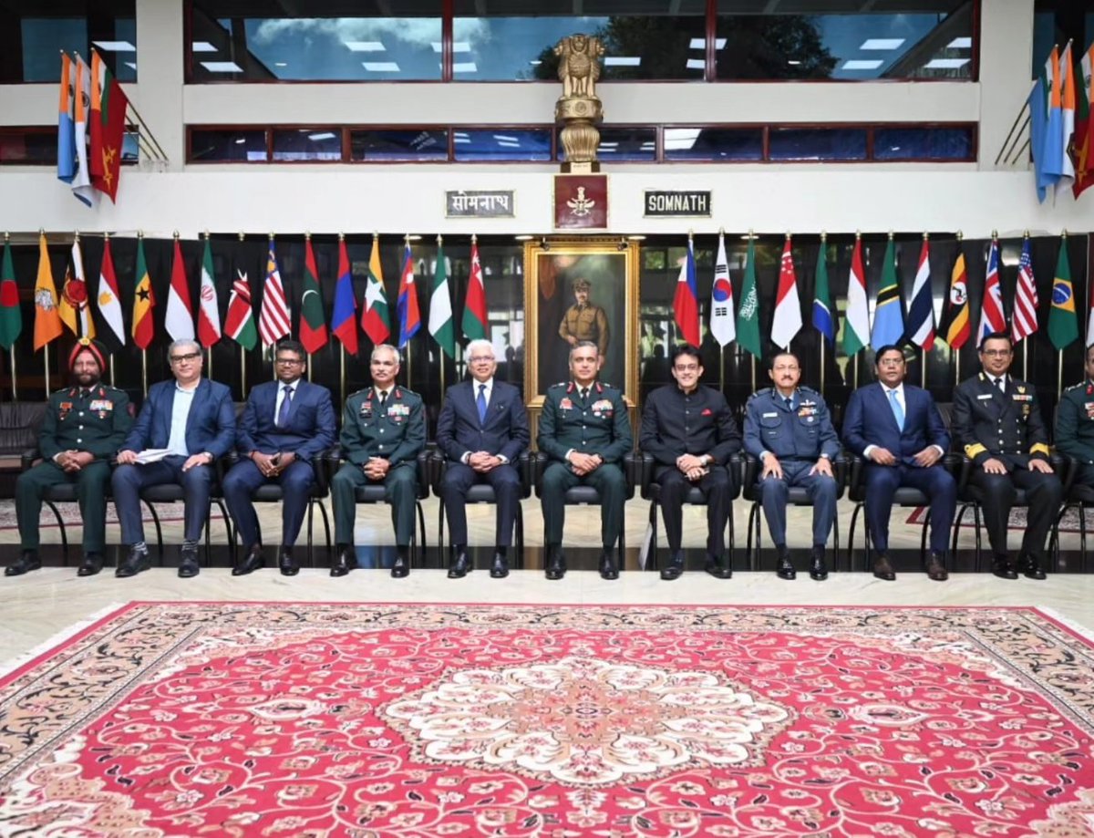 vikramsampath's tweet photo. An absolute honour to be at the Defence Services Staff College, Wellington & address officers from India & outside on "The Idea of India - A Strategic Perspective" along with superlative panelists- @jsaideepak Prof Devdip Ganguly & ably moderated & stitched together by the inimitable @gchikermane. Such a memorable day ! 🙏🇮🇳🇮🇳🇮🇳