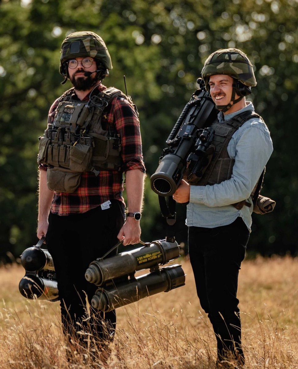 Krigshistoriep1's tweet image. ”Siri, visa mig oförställd livsglädje” #P7 #ära #FLF 📸 Felix Sundbäck