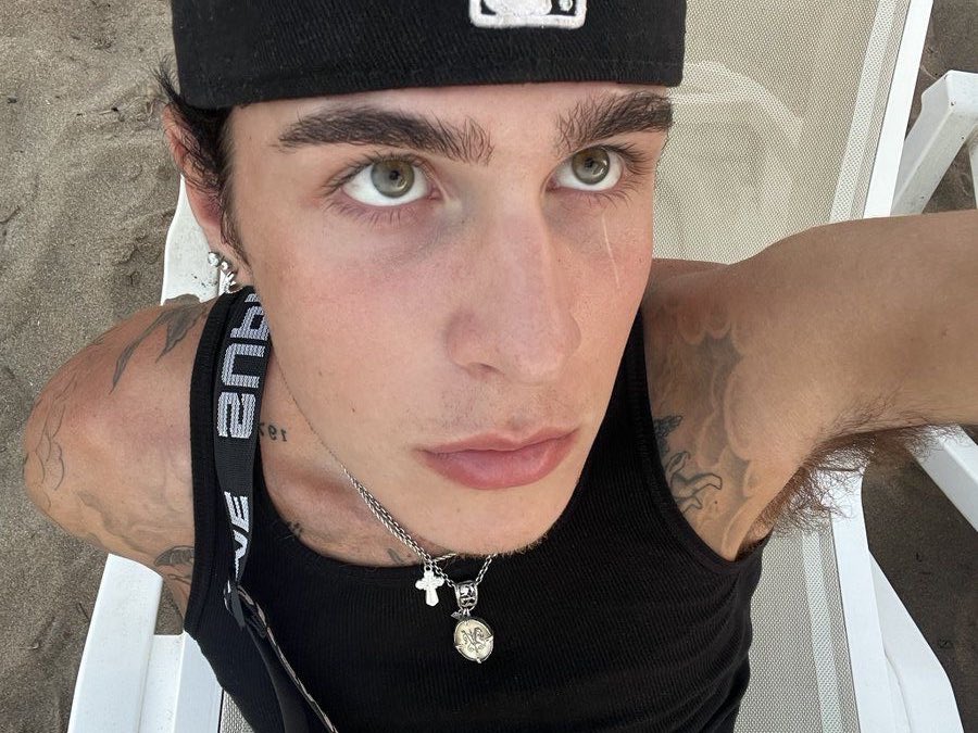 Mik (@dnictorrance) on Twitter photo 