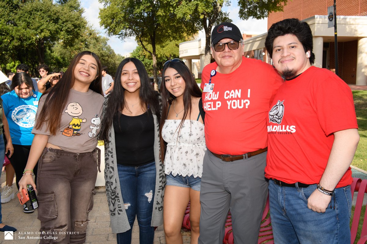 SAC_PR's tweet photo. Welcome Armadillos!
Whether this is your first day on campus, or you’re a returning student, we’re #SACproud to see you.
Dig into all the upcoming WOW events at https://t.co/U507XeE4zs.
#WelcomeBack #FallSemester #WeeksOfWelcome #SACproud #SanAntonioCollege https://t.co/N6pYO24ZZ1