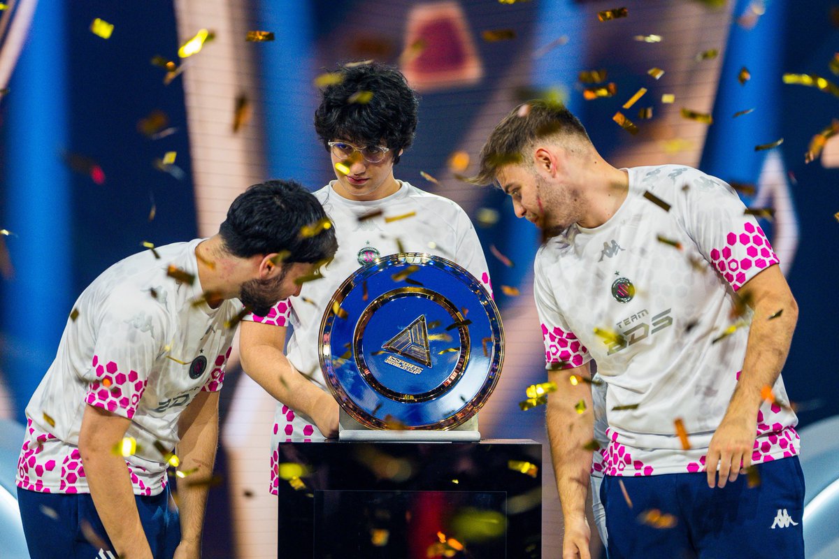 See you later #EsportsWorldCup👋

9 weeks in Saudi Arabia was very mentally exhausting, but created some unforgettable memories with the best social media team I’ve ever worked with.  Appreciate every single person on that team, and couldn’t have made it through without them 💛