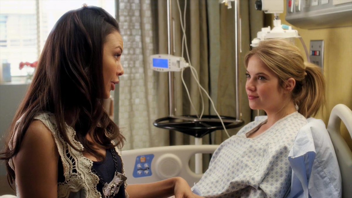 mona no seu dia menos sonsa em pll.