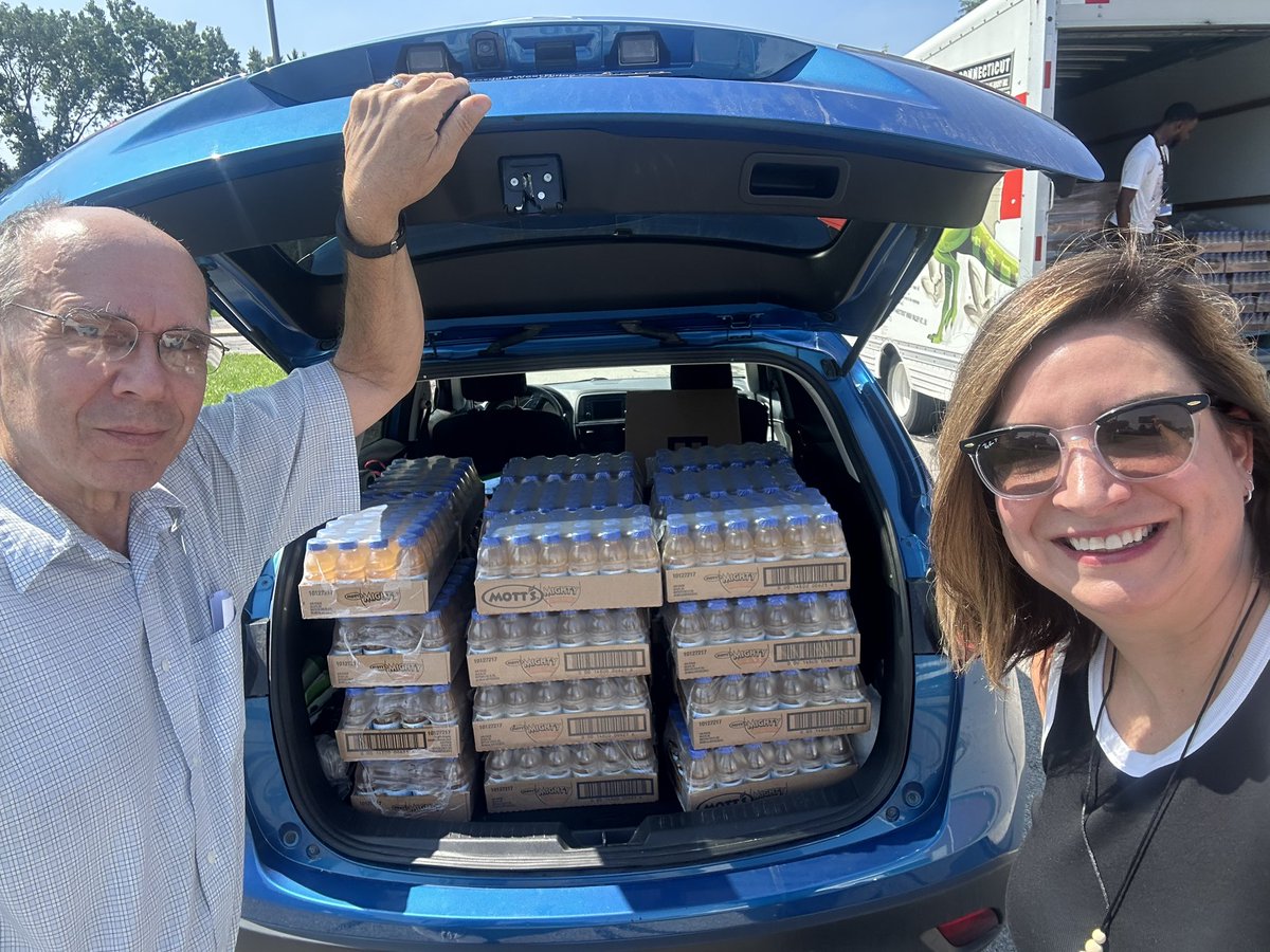 GCSD Community Schools (@gcsdcommschools) on Twitter photo One truckload of juice from <a href="/RoscupJay/">Jay Roscup</a> was shared across Greece! <a href="/Center4Youth/">The Center for Youth</a>, Center 4 Hope, Greece Ecumenical, and more! <a href="/nyscstc/">NYS Community Schools Thruway Coalition</a> <a href="/NYSCSTAC/">New York State Community Schools TAC</a> <a href="/CommSchools/">Community Schools</a> <a href="/natcenterforcs/">National Center for Community Schools</a> <a href="/GreeceCentral/">Greece Central</a> #communityschools <a href="/k_sper211/">Kelly Sperduto</a> One truckload of juice from <a href="/RoscupJay/">Jay Roscup</a> was shared across Greece! <a href="/Center4Youth/">The Center for Youth</a>, Center 4 Hope, Greece Ecumenical, and more! <a href="/nyscstc/">NYS Community Schools Thruway Coalition</a> <a href="/NYSCSTAC/">New York State Community Schools TAC</a> <a href="/CommSchools/">Community Schools</a> <a href="/natcenterforcs/">National Center for Community Schools</a> <a href="/GreeceCentral/">Greece Central</a> #communityschools <a href="/k_sper211/">Kelly Sperduto</a>