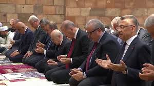 Ey <a href="/dbdevletbahceli/">Devlet Bahçeli</a> 
Ey <a href="/RTErdogan/">Recep Tayyip Erdoğan</a> 
Malazgirt zaferini Müslümanlar değil Türkler kazandı.
Bizans ordusundaki Hıristiyan Kıpçak-Peçenek Türkleri, karşıda Türkleri görünce onlara kılıç çekmediler. Bizans ordusu böyle dağıldı.
Zaferi Türklük bilinci kazandı.
Duayla değil kılıçla!!!