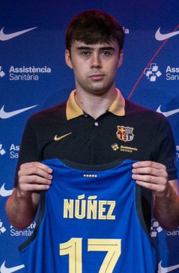 ManuSuarez16's tweet photo. Cara de estar cumpliendo un sueño. https://t.co/hjM7H7PPiz