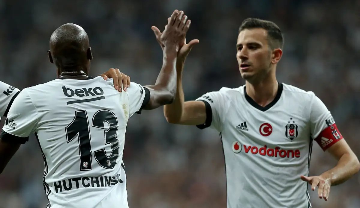 #ÖzyakupaJübile
<a href="/Ozyakup/">Oguzhan Ozyakup</a> Kaptan yerin apayrı, herşey için teşekkürler. Seni izlemek çok büyük keyifti.