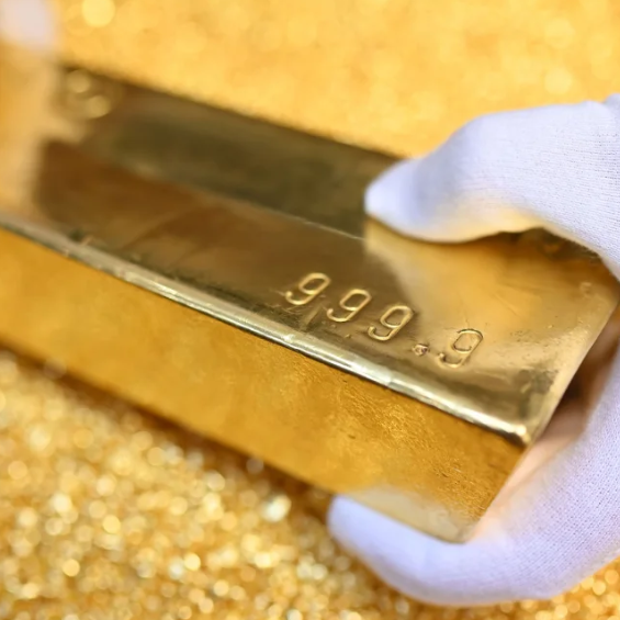 thecashexchange's tweet photo. Gold bars now worth over $1 million—find out why prices are soaring and what it means for the economy. 

Read more here: https://t.co/zqiLSXIKRX https://t.co/51GPfuX1db