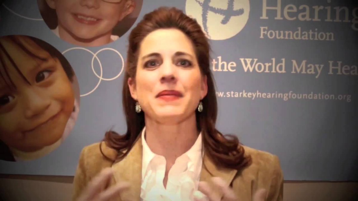 SIVRInterp's tweet image. 👑 Heather Whitestone: An inspiring figure who redefined pageantry and brought visibility to the Deaf community. Learn about her Miss America journey and her impact. #aslinterpreter #videointerpreter [azsigning.com] [azsigning.com/about-me/]