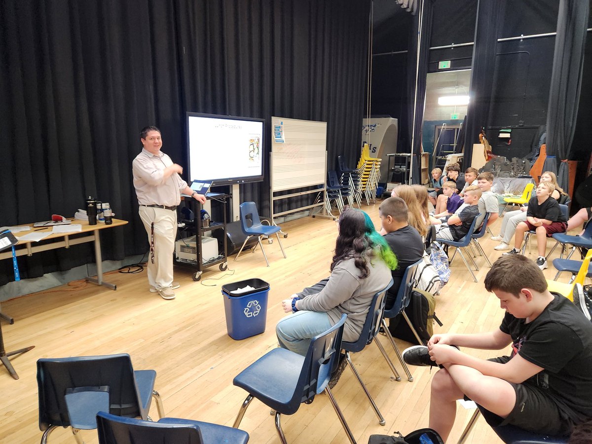 delmendorf's tweet photo. Mr. Powis is setting the *stage* for success with his 7th grade instrumental @MusicBCPS students at @SparrowsPointMS #BCPSFirstDay https://t.co/HTJJN5Y2Ww